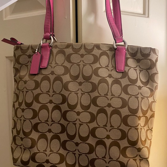 NWOTCoach zip top signature stripe tote canvas and patent leather - Picture 6 of 8